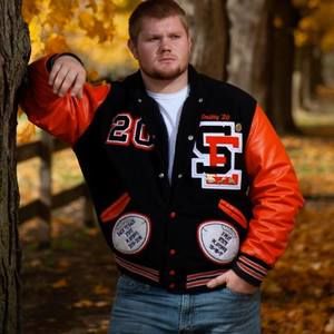 Meet your Posher, Dustin